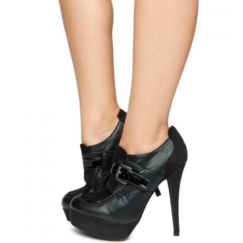 DOLLHOUSE Piped Toe Bootie